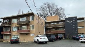 Park Drive Apartment complex, Seattle WA. An older apartment complex with a mid century vibe. Apartment for rent.