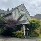 Green house turned into apartments in an established neighborhood. Apartment for rent.